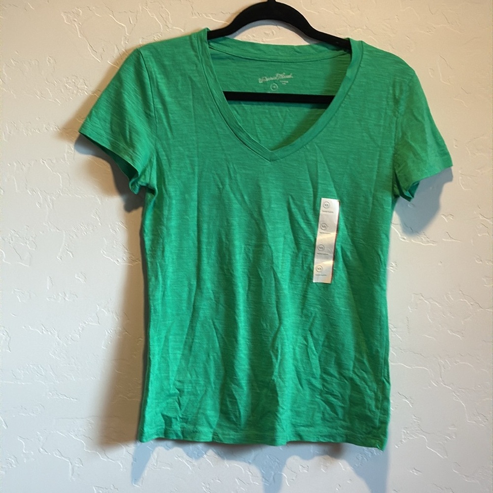 5/$25 Universal Thread Tee - Picture 2 of 3
